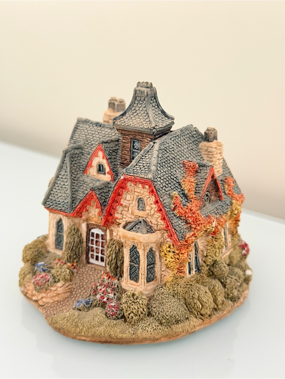 Vintage Lilliput Lane "Keepers Lodge" English Cottage Figurine